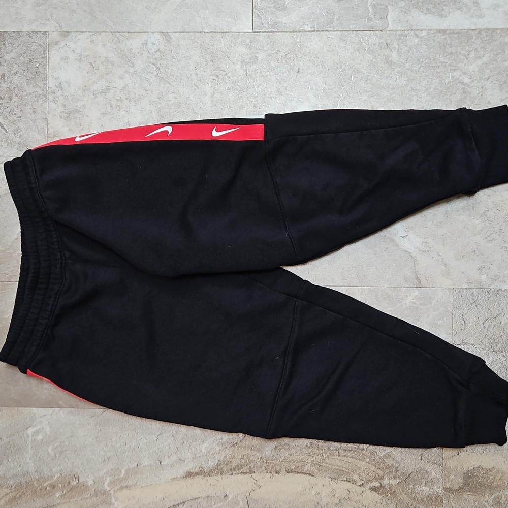 Nike Long Sleeved Shirt and Joggers Set. EUC. - Picture 5 of 6